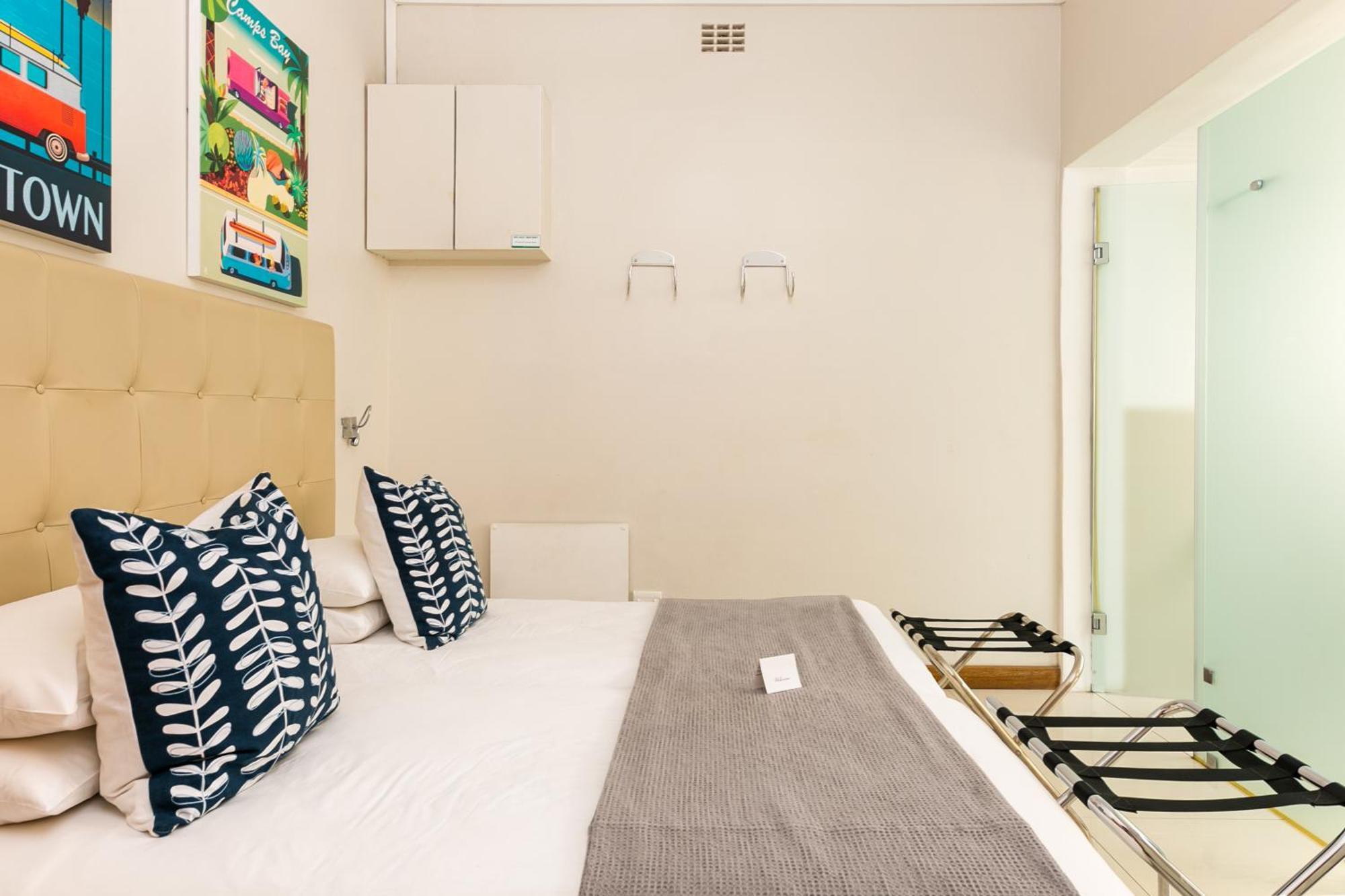Camps Bay Village - Studios And Apartments 케이프타운 외부 사진