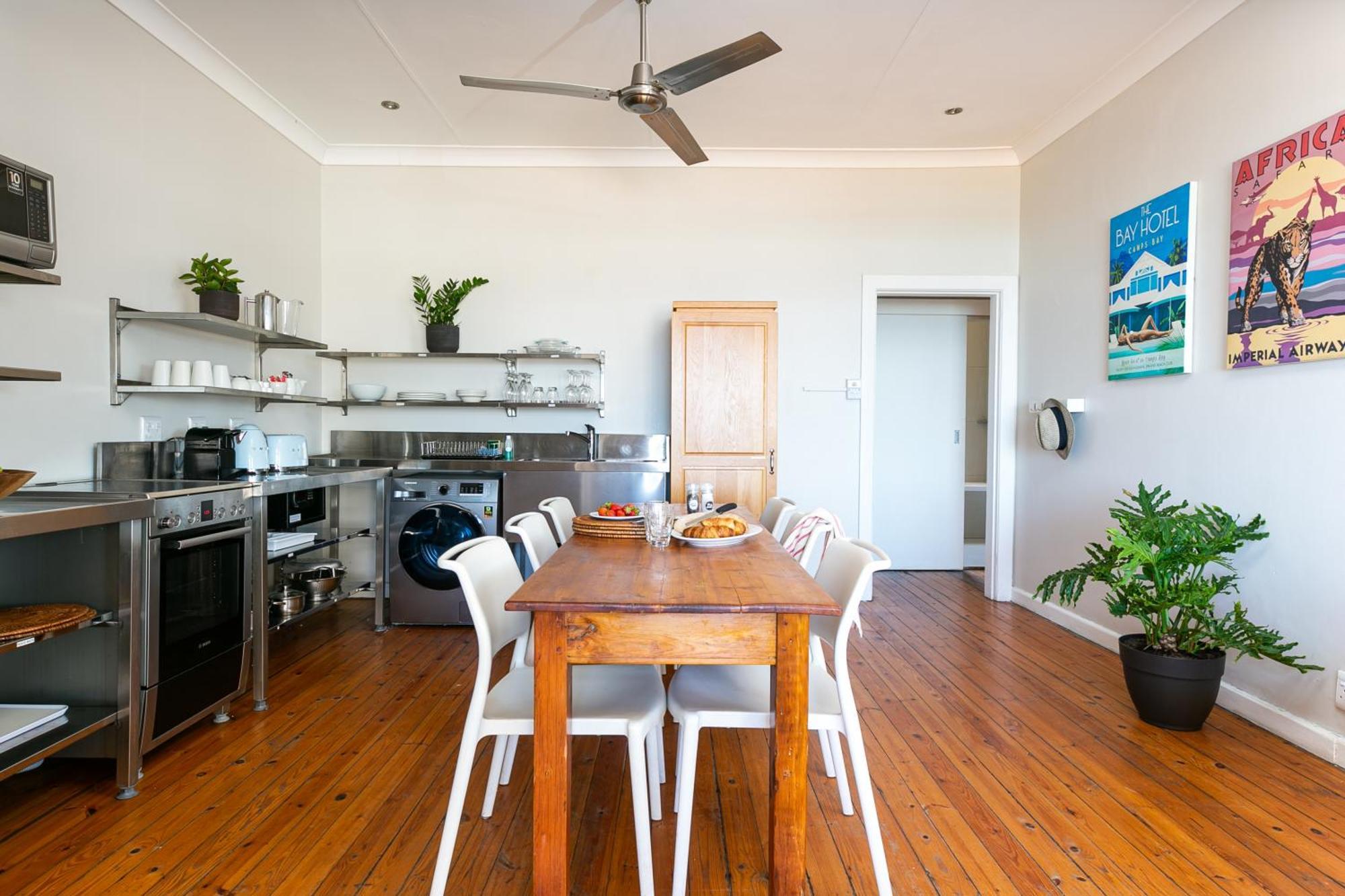 Camps Bay Village - Studios And Apartments 케이프타운 객실 사진