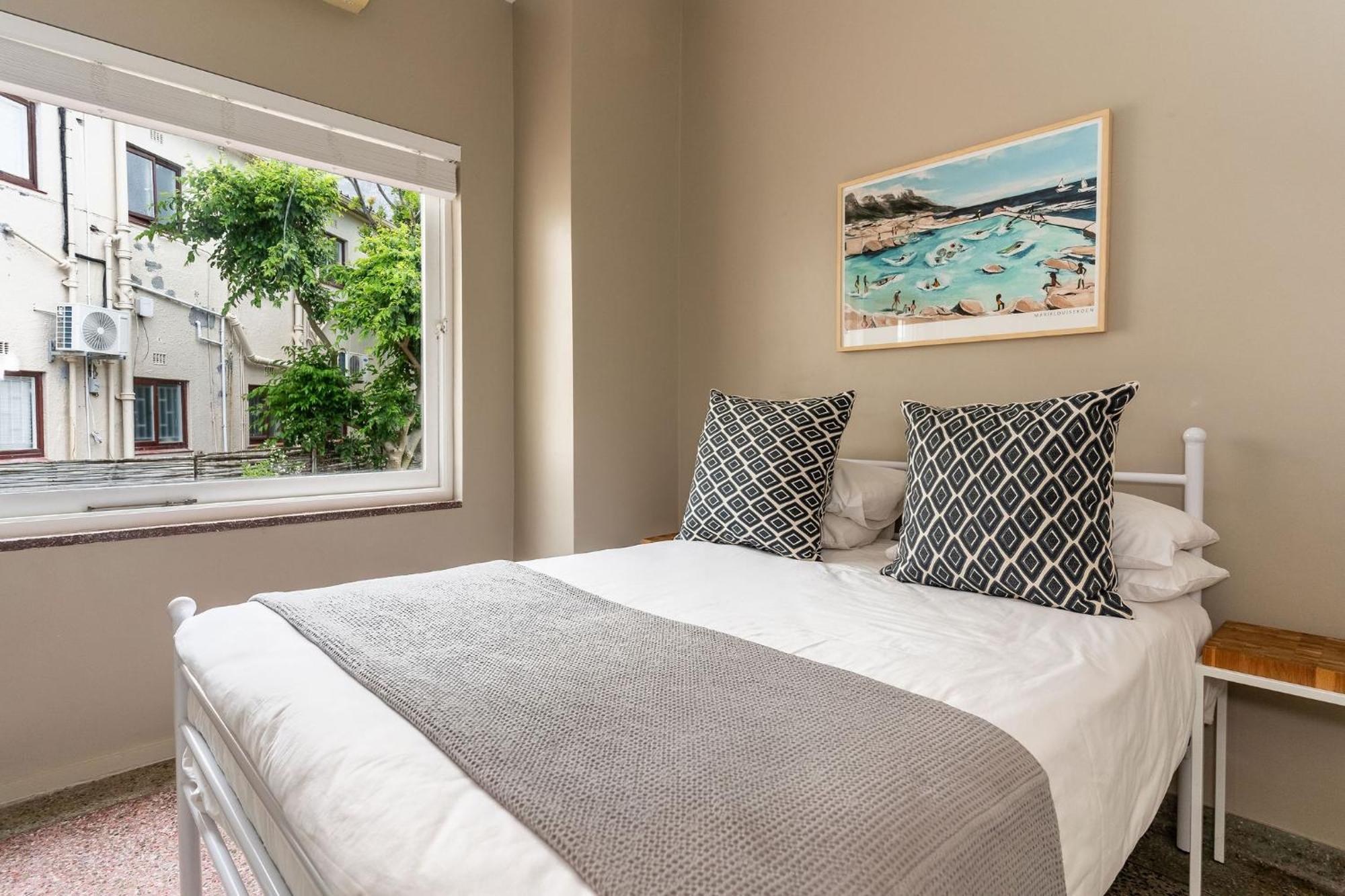 Camps Bay Village - Studios And Apartments 케이프타운 객실 사진