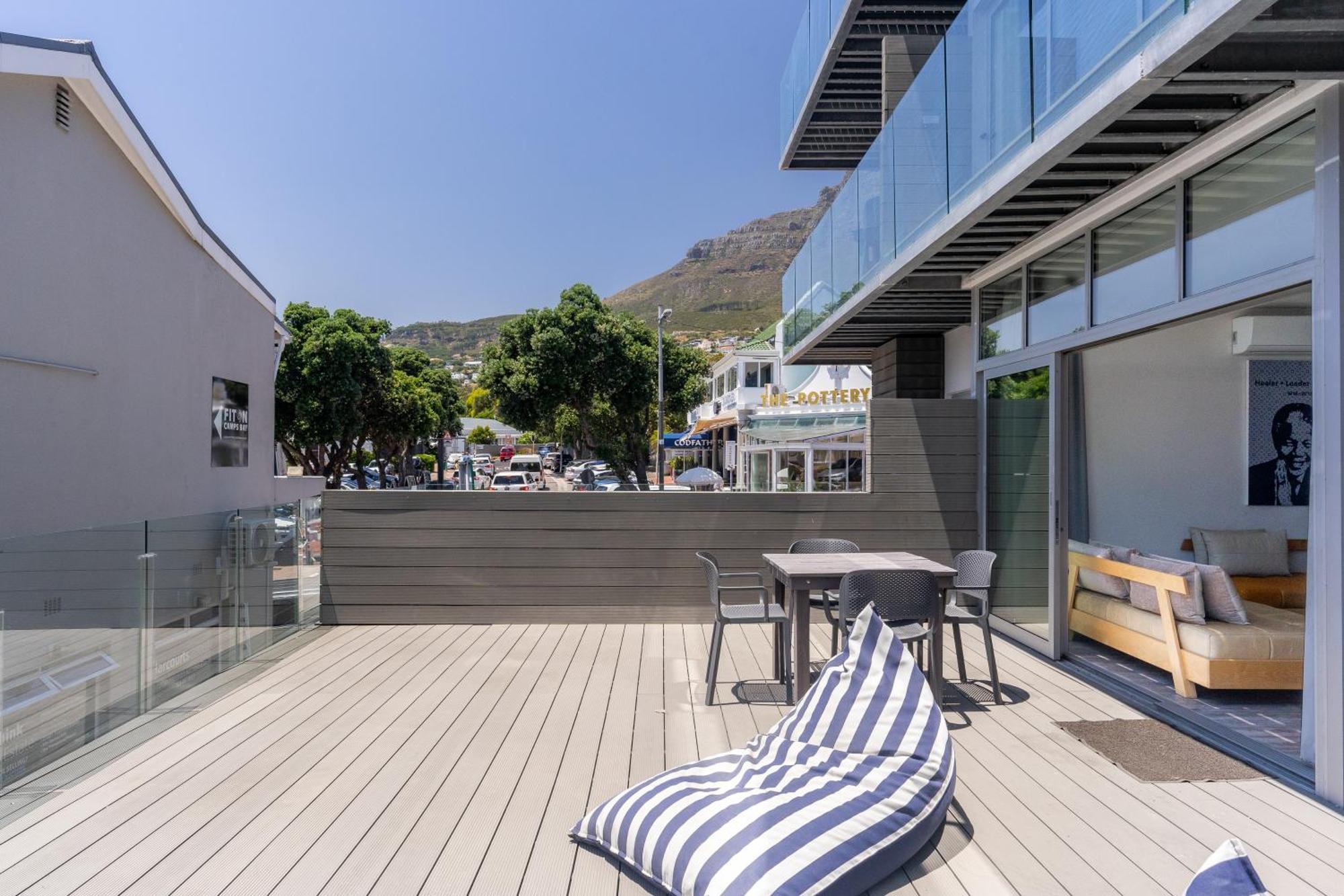 Camps Bay Village - Studios And Apartments 케이프타운 객실 사진