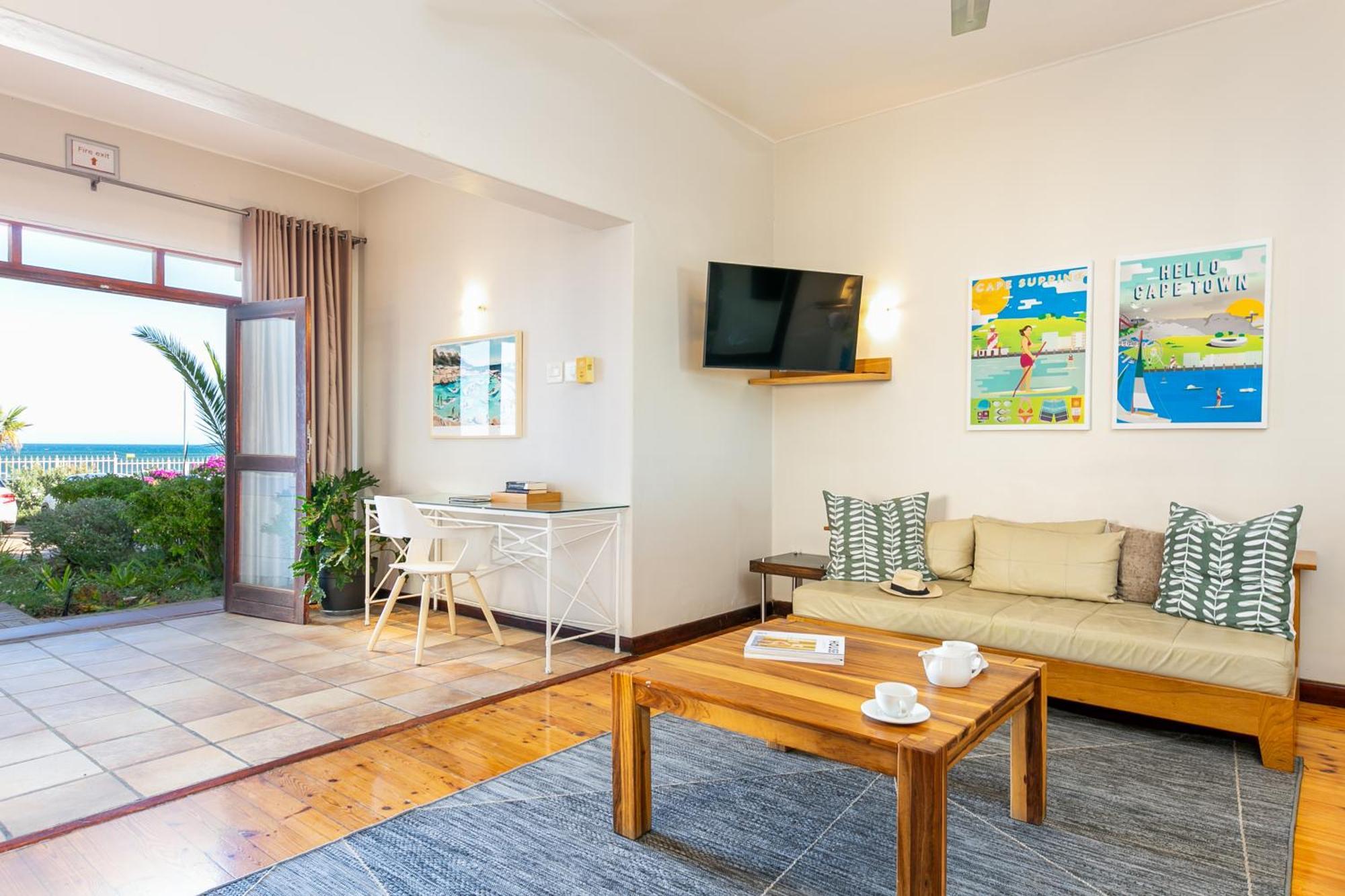 Camps Bay Village - Studios And Apartments 케이프타운 객실 사진