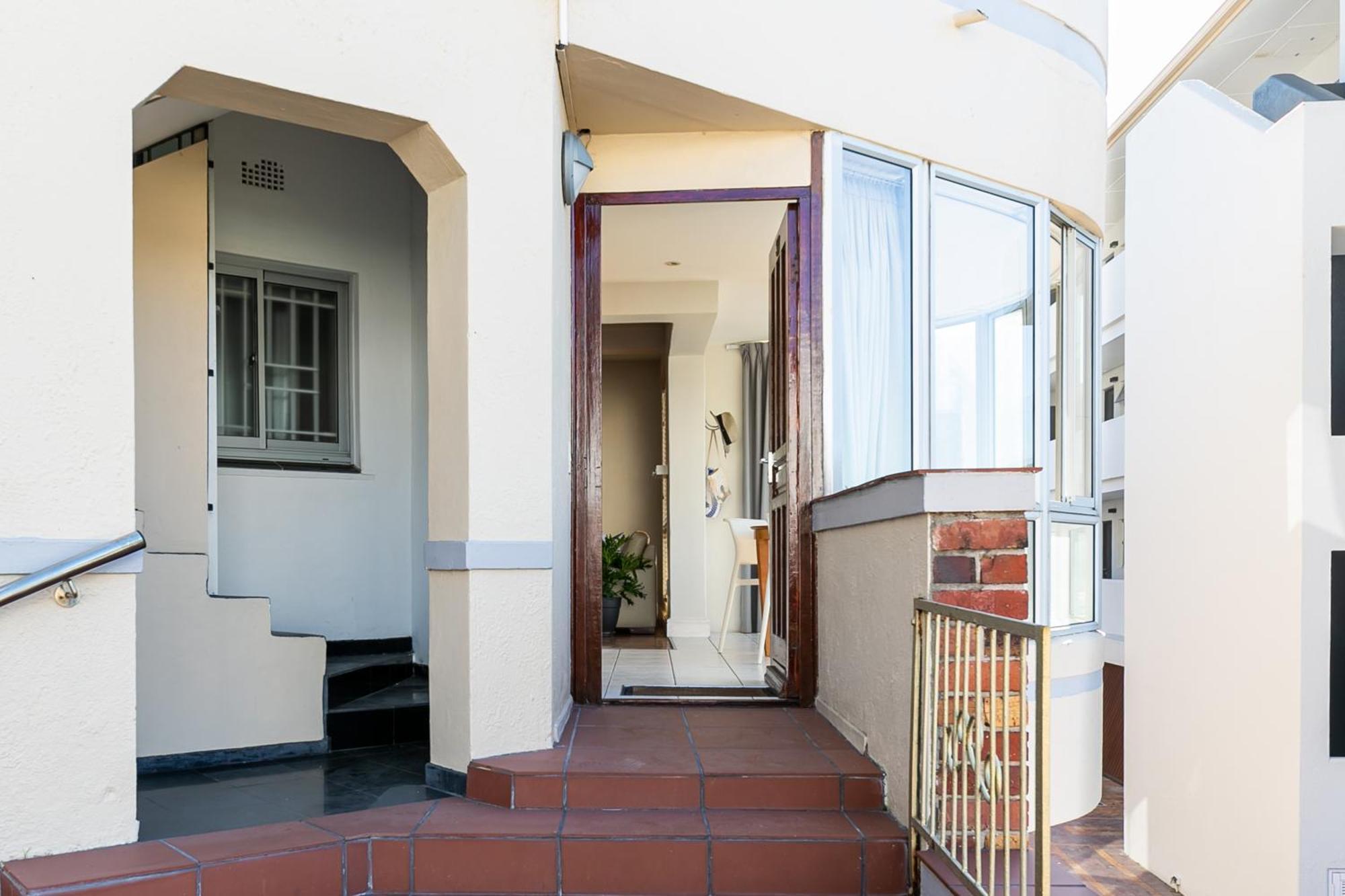 Camps Bay Village - Studios And Apartments 케이프타운 객실 사진