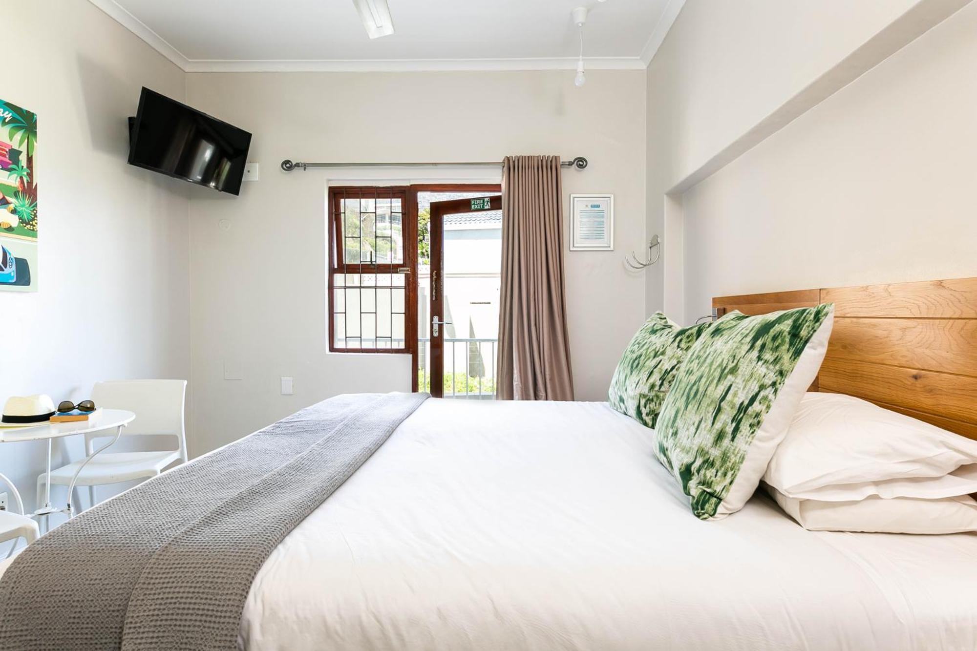 Camps Bay Village - Studios And Apartments 케이프타운 외부 사진