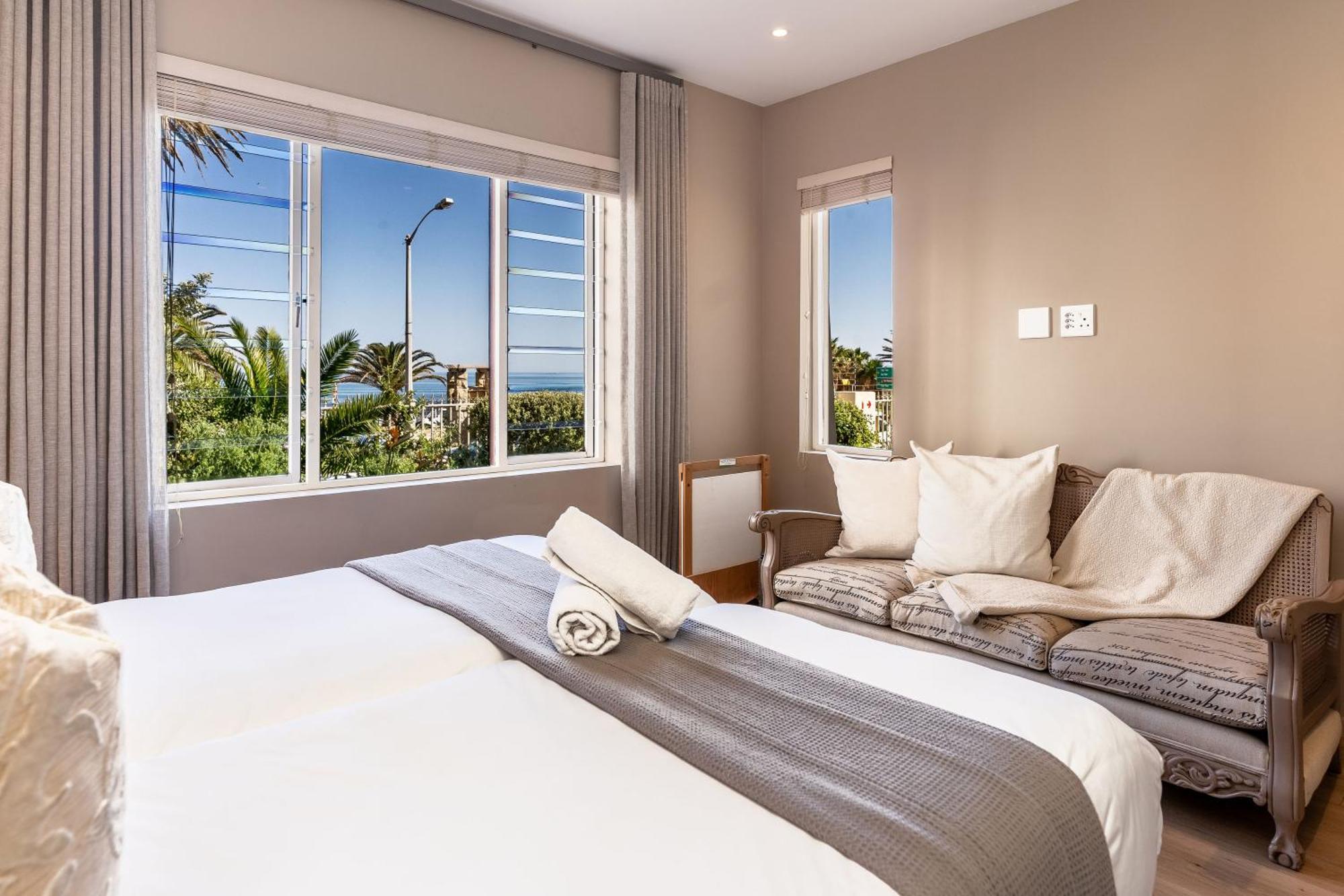 Camps Bay Village - Studios And Apartments 케이프타운 객실 사진